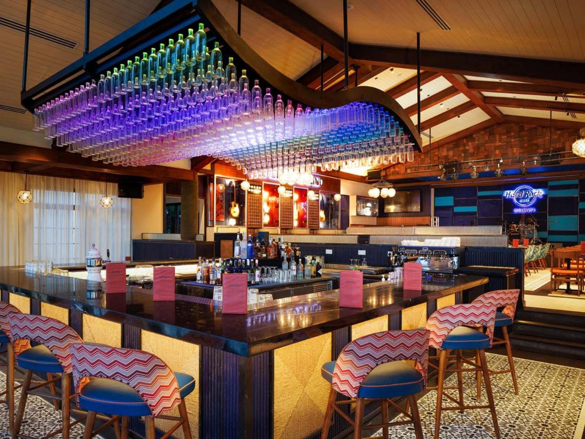 Hard Rock Hotel Maldives - Complimentary Roundtrip Speed Boat Transfer Until 31St October 2025 Emboodhoo Lagoon Εξωτερικό φωτογραφία The bar at the restaurant