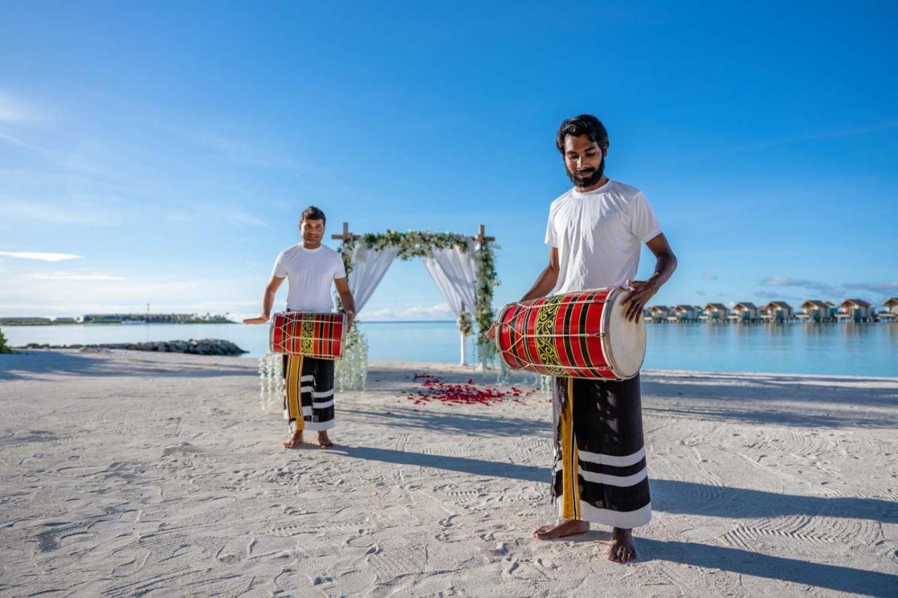 Hard Rock Hotel Maldives - Complimentary Roundtrip Speed Boat Transfer Until 31St October 2025 Emboodhoo Lagoon Εξωτερικό φωτογραφία The traditional Kandyan drummers