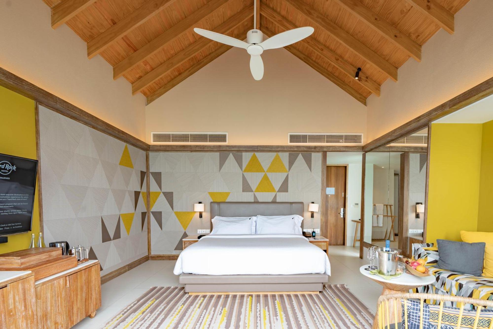 Hard Rock Hotel Maldives - Complimentary Roundtrip Speed Boat Transfer Until 31St October 2025 Emboodhoo Lagoon Εξωτερικό φωτογραφία A bedroom at the hotel